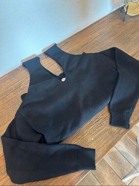 Black Knit Cropped Tank with V-Neck